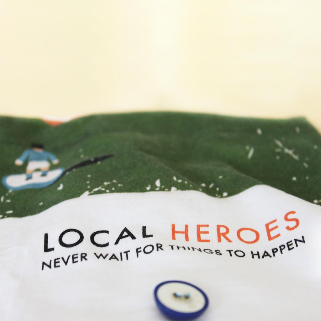 Defeua® LOCAL HEROES T-shirt organic Subbuteo dettaglio scritta